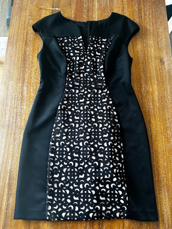 connected apparel Dresses & Skirts - Connected Apparel Black Optical Illusion Dress-Size 6